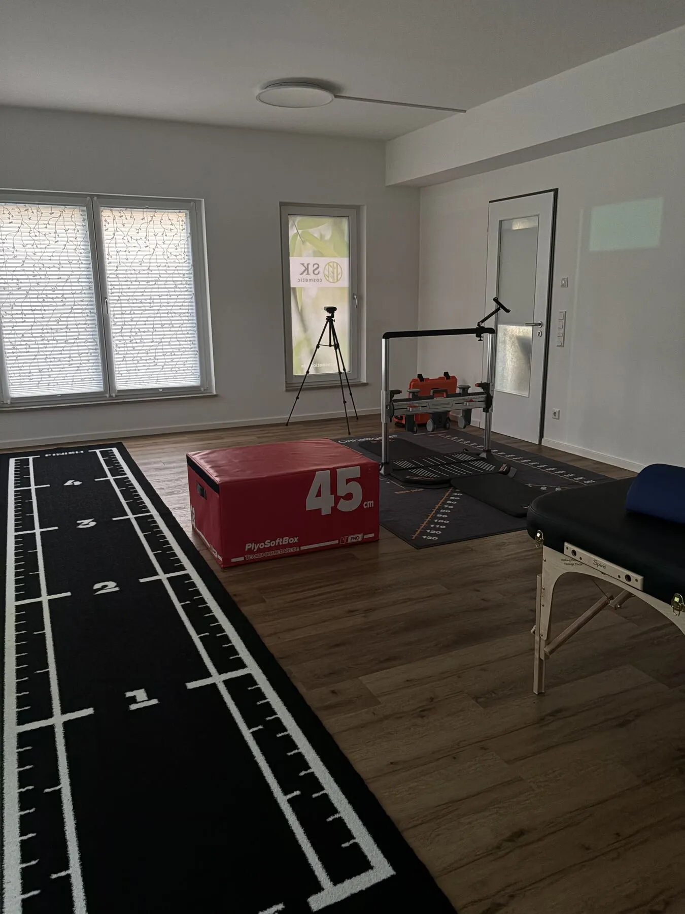 Diagnostikraum mit Messstrecke, Plyo-Box und ForceFrame